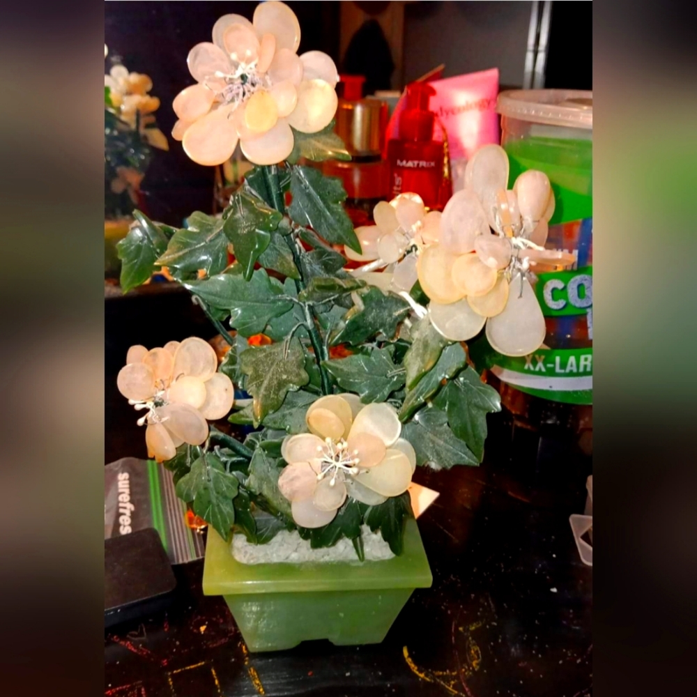 Jade and quartz good luck tree Cristal tree